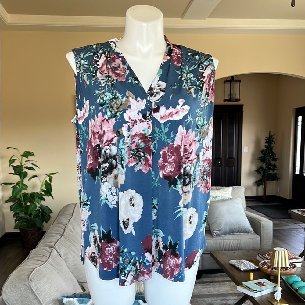 Beacon Sleeveless Floral V-Neck Top in Teal and Pink